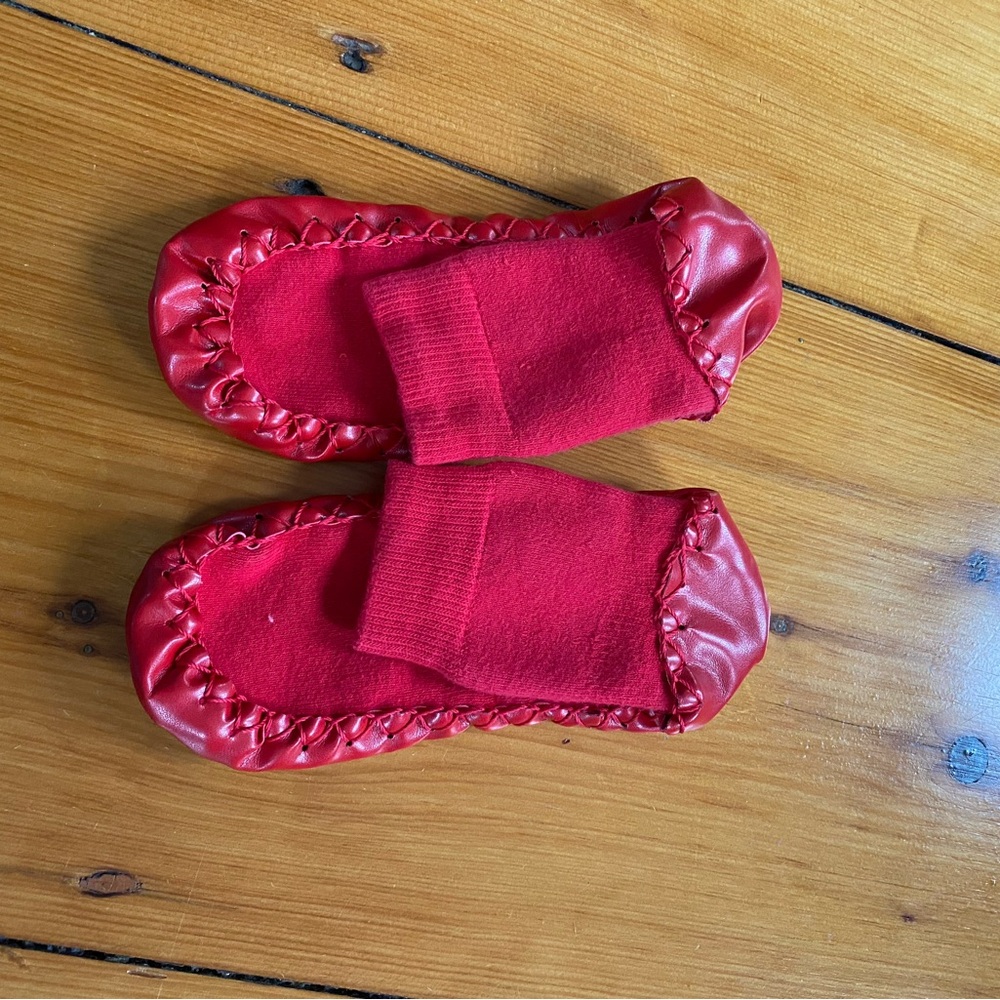 Red Kids Sock Slippers from HA size 1-3 youth